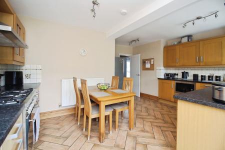 4 bedroom Detached house for sale in Fletchers Way, East Goscote, LE7
