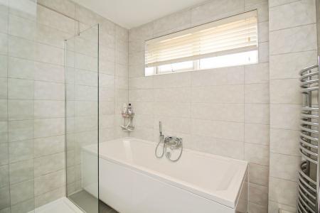 4 bedroom Detached house for sale in Fletchers Way, East Goscote, LE7