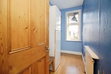 4 bedroom Terraced House for sale in Broad Street, Syston, LE7