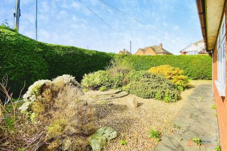 2 bedroom Bungalow for sale in Harrowgate Drive, Birstall, LE4