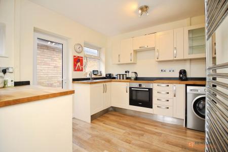 2 bedroom Bungalow for sale in Harrowgate Drive, Birstall, LE4