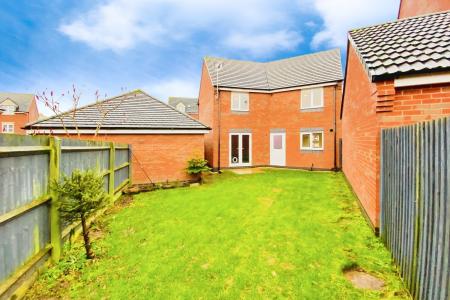 3 bedroom Detached house for sale in Calvos Close, Leicester, LE4