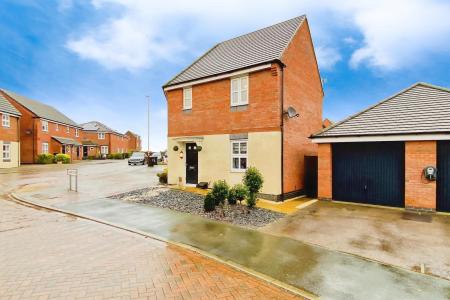 3 bedroom Detached house for sale in Calvos Close, Leicester, LE4