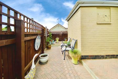 1 bedroom Terraced bungalow for sale in Sextant Road, Leicester, LE5