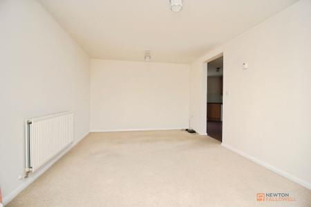 2 bedroom Flat for sale in Old Station Road, Syston, LE7