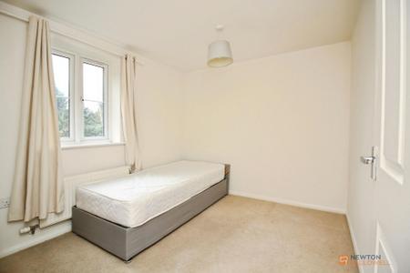 2 bedroom Flat for sale in Old Station Road, Syston, LE7
