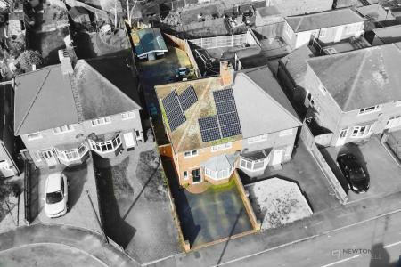 3 bedroom Semi-detached house for sale in Hillcroft Close, Thurmaston, LE4