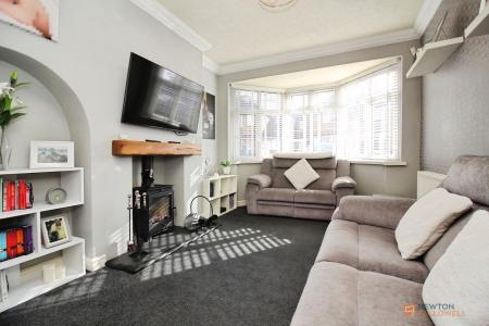 3 bedroom Semi-detached house for sale in Hillcroft Close, Thurmaston, LE4