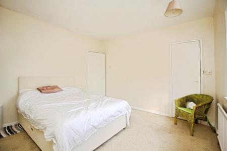 4 bedroom Semi-detached house for sale in Central Avenue, Syston, LE7