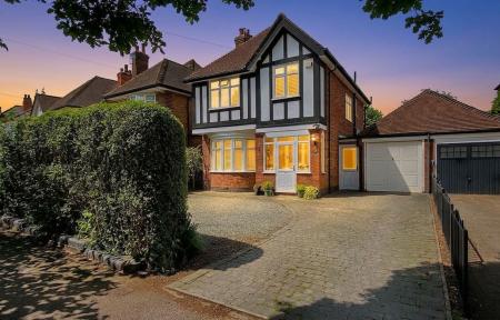 3 bedroom Detached house for sale in Loughborough Road, Birstall, LE4