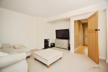 3 bedroom Semi-detached house for sale in Queniborough Road, Queniborough, LE7