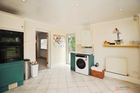 3 bedroom Semi-detached house for sale in Queniborough Road, Queniborough, LE7