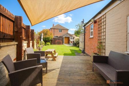 3 bedroom End of terrace house for sale in Albion Street, Syston, LE7