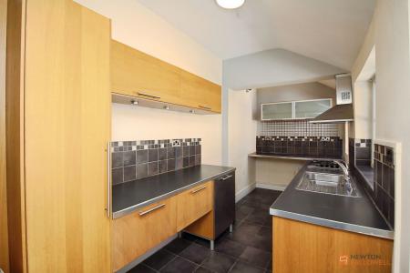 3 bedroom Terraced House for sale in Brookside, Syston, LE7
