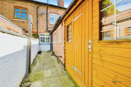 3 bedroom Terraced House for sale in Brookside, Syston, LE7