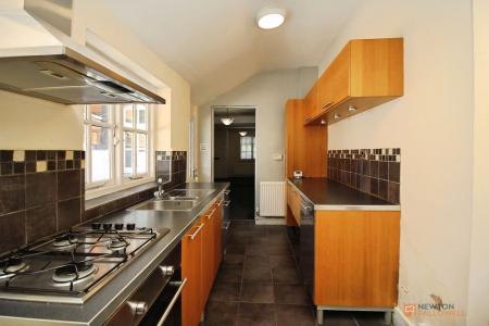 3 bedroom Terraced House for sale in Brookside, Syston, LE7