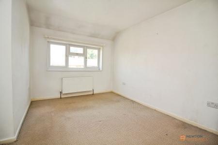 3 bedroom End of terrace house for sale in Flatholme Road, Leicester, LE5
