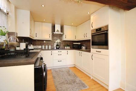 2 bedroom Cottage for sale in High Street, Syston, LE7