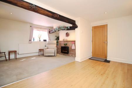 2 bedroom Cottage for sale in High Street, Syston, LE7