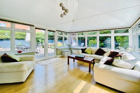 4 bedroom Detached house for sale in Wetherby Close, Queniborough, LE7