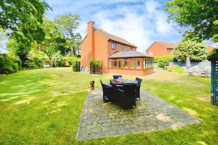 4 bedroom Detached house for sale in Wetherby Close, Queniborough, LE7