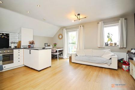 2 bedroom Flat for sale in White Hart Close, Thurmaston, LE4