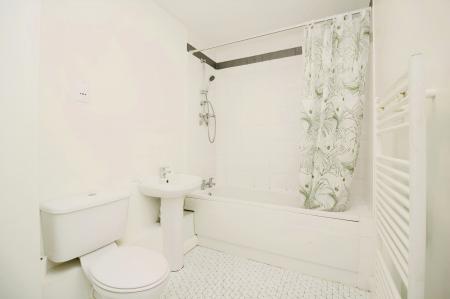 2 bedroom Flat for sale in Checkland Road, Thurmaston, LE4