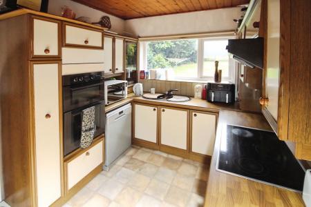 5 bedroom Detached house for sale in Rectory Road, Wanlip, LE7