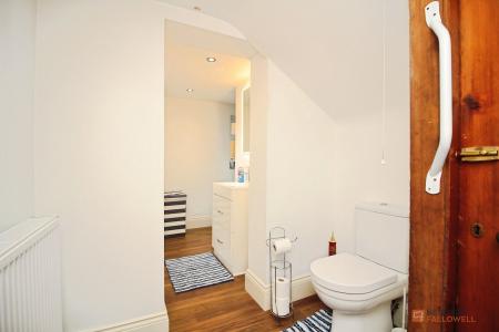 4 bedroom Detached house for sale in Melton Road, Queniborough, LE7
