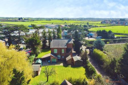 4 bedroom Detached house for sale in Melton Road, Queniborough, LE7