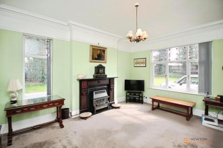 4 bedroom Detached house for sale in Melton Road, Queniborough, LE7