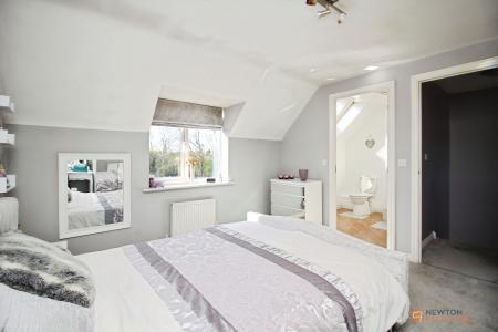 5 bedroom Detached house for sale in Clover Way, Syston, LE7