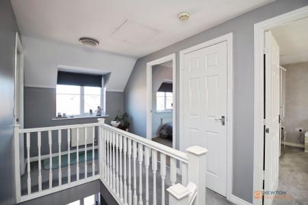 5 bedroom Detached house for sale in Clover Way, Syston, LE7