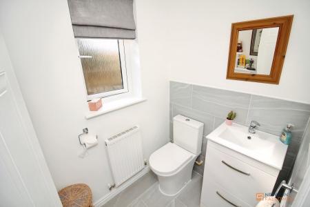 4 bedroom Detached house for sale in Lilac Way, Leicester, LE7