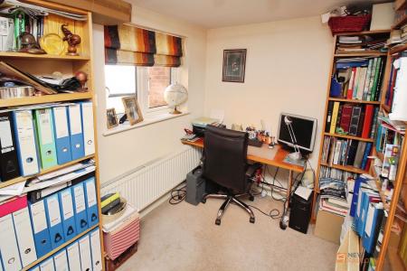 4 bedroom Detached house for sale in Lilac Way, Leicester, LE7