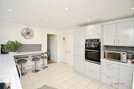 4 bedroom Detached house for sale in Lilac Way, Leicester, LE7