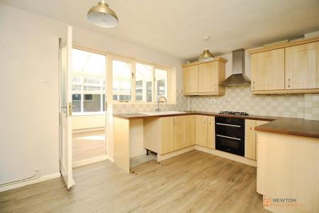 3 bedroom Semi-detached house for sale in Swallow Drive, Syston, LE7