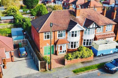 5 bedroom Semi-detached house for sale in Cliffwood Avenue, Birstall, LE4