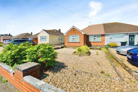 3 bedroom Semi-detached bungalow for sale in College Road, Syston, LE7