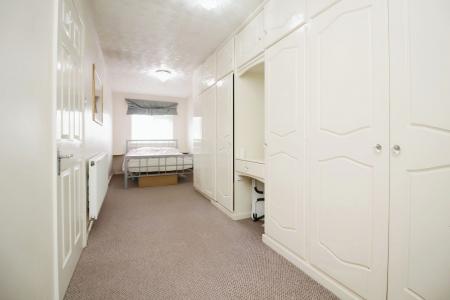 4 bedroom Semi-detached house for sale in Oriel Drive, Syston, LE7