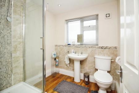 4 bedroom Semi-detached house for sale in Oriel Drive, Syston, LE7