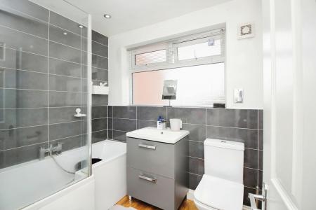 4 bedroom Semi-detached house for sale in Oriel Drive, Syston, LE7