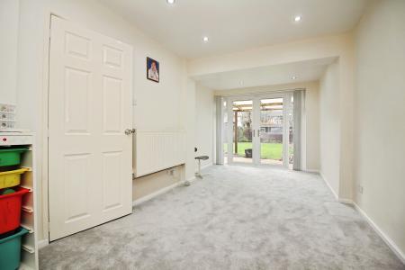 4 bedroom Semi-detached house for sale in Oriel Drive, Syston, LE7