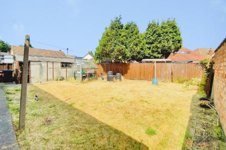 2 bedroom Detached bungalow for sale in Humberstone Lane, Leicester, LE4