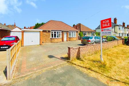 2 bedroom Detached bungalow for sale in Humberstone Lane, Leicester, LE4