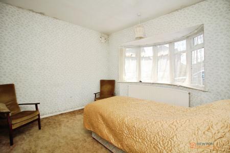 2 bedroom Detached bungalow for sale in Humberstone Lane, Leicester, LE4