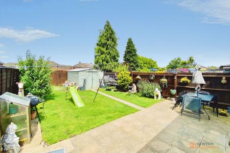 3 bedroom Semi-detached house for sale in Bramley Road, Birstall, LE4