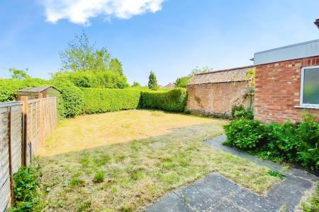 6 bedroom Semi-detached house for sale in Bramley Road, Birstall, LE4
