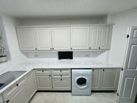 3 bedroom Semi-detached house for sale in Denegate Avenue, Birstall, LE4