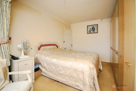 3 bedroom Semi-detached house for sale in Denegate Avenue, Birstall, LE4